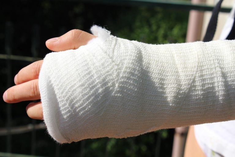 Comment se soigne une fracture du bras ?